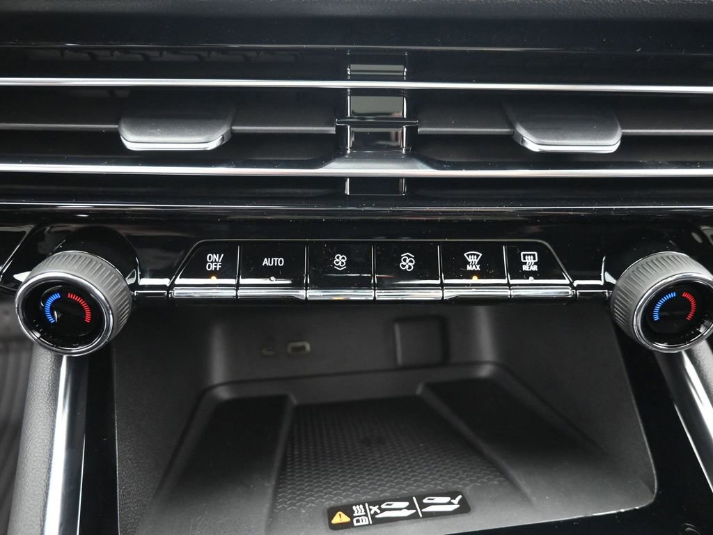 New 2026 Chevrolet Traverse High Country image 21