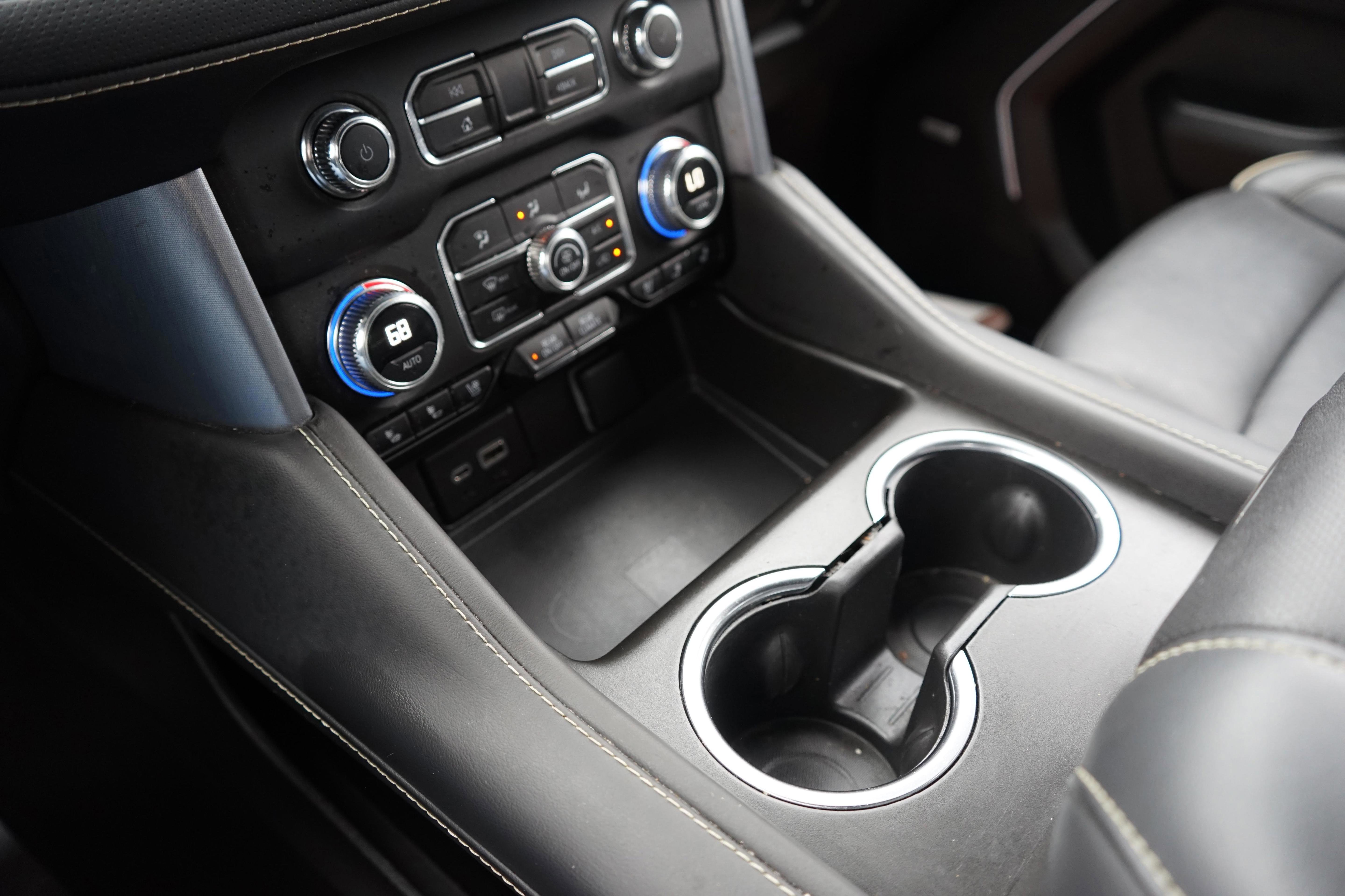 Used 2023 GMC Yukon SLT w/ SLT Premium Package AWD/4WD image 16