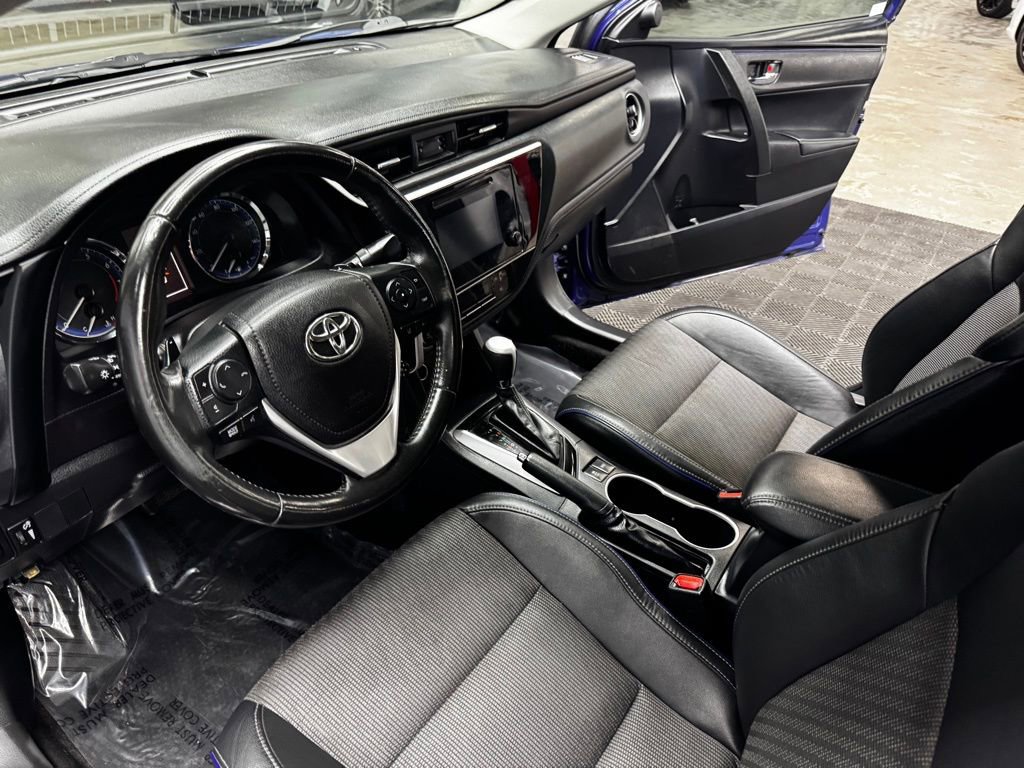 Used 2018 Toyota Corolla SE w/ Body Protection Package FWD image 32