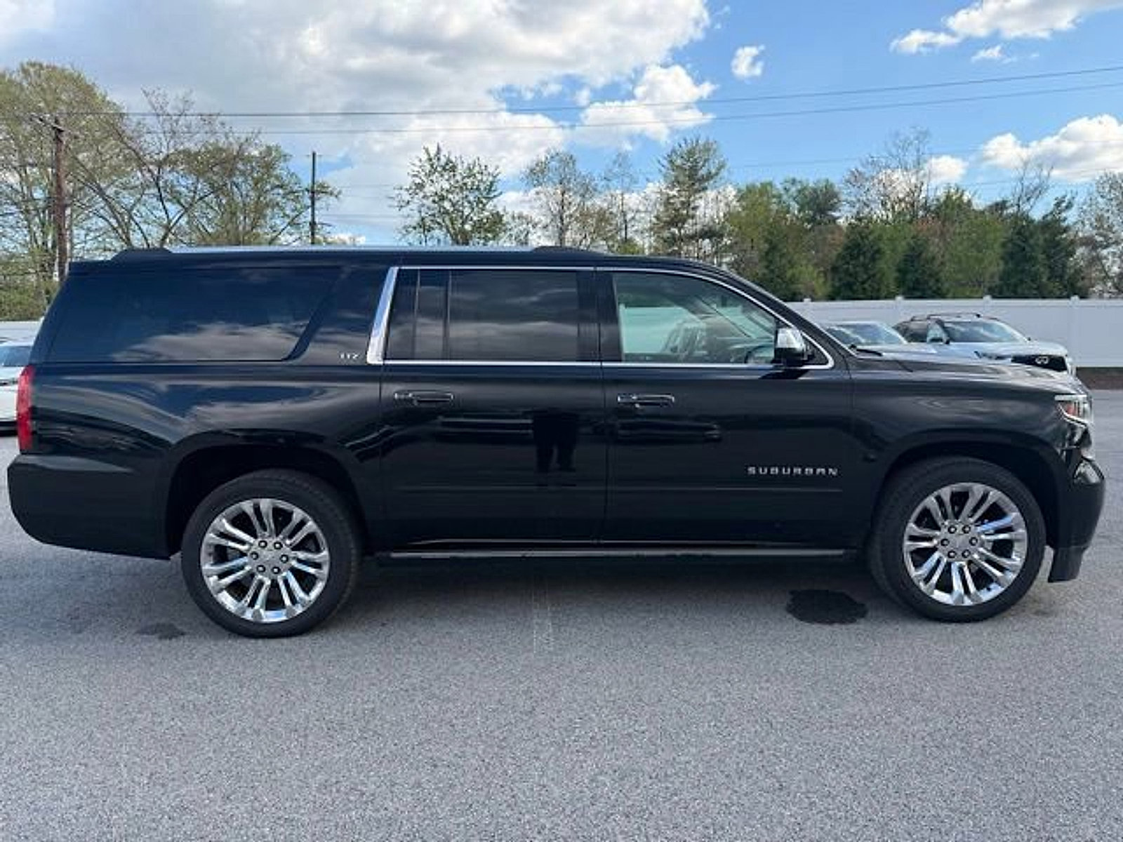 Used 2016 Chevrolet Suburban LTZ AWD/4WD image 8