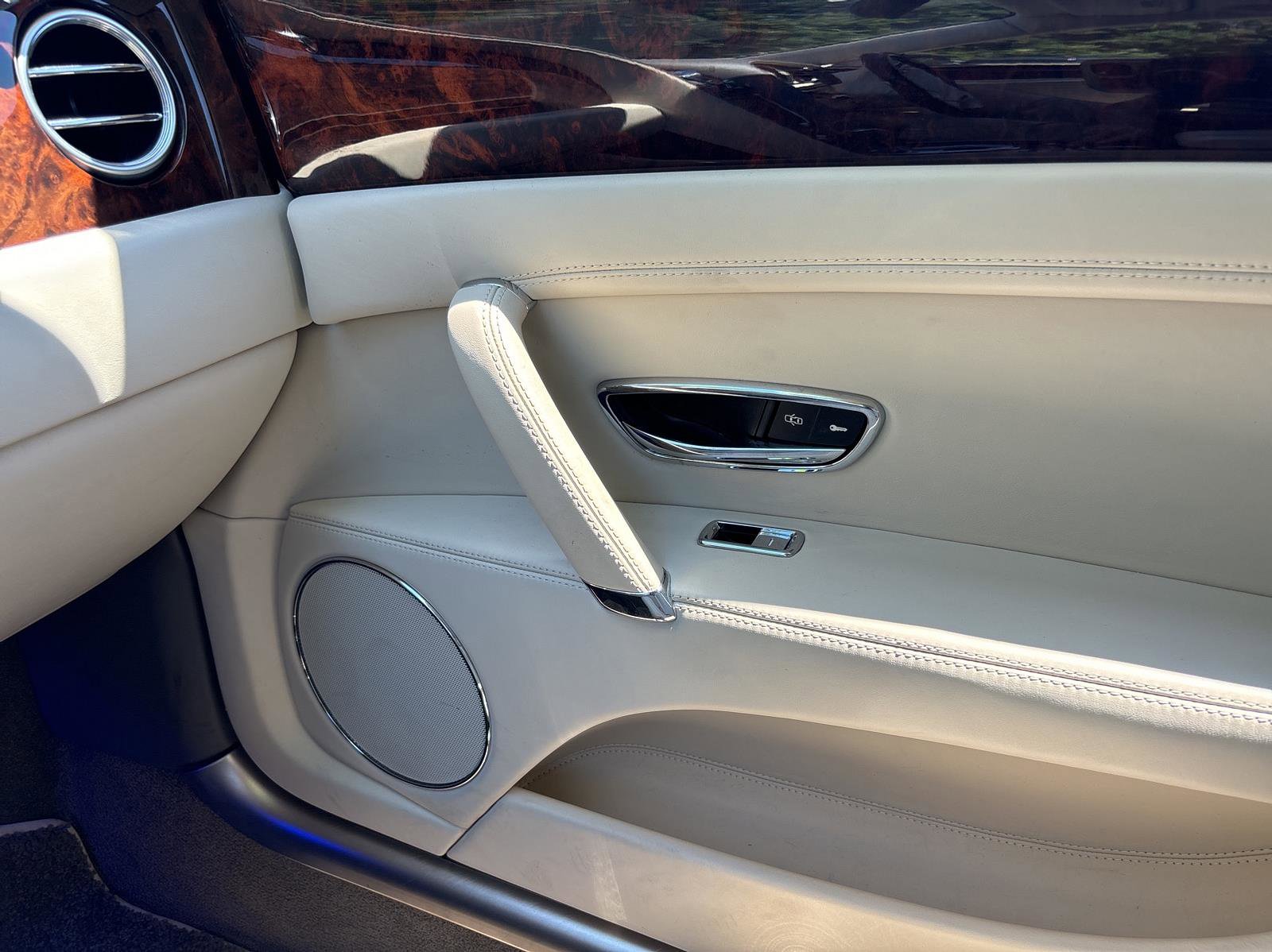 Used 2014 Bentley Flying Spur W12 image 27