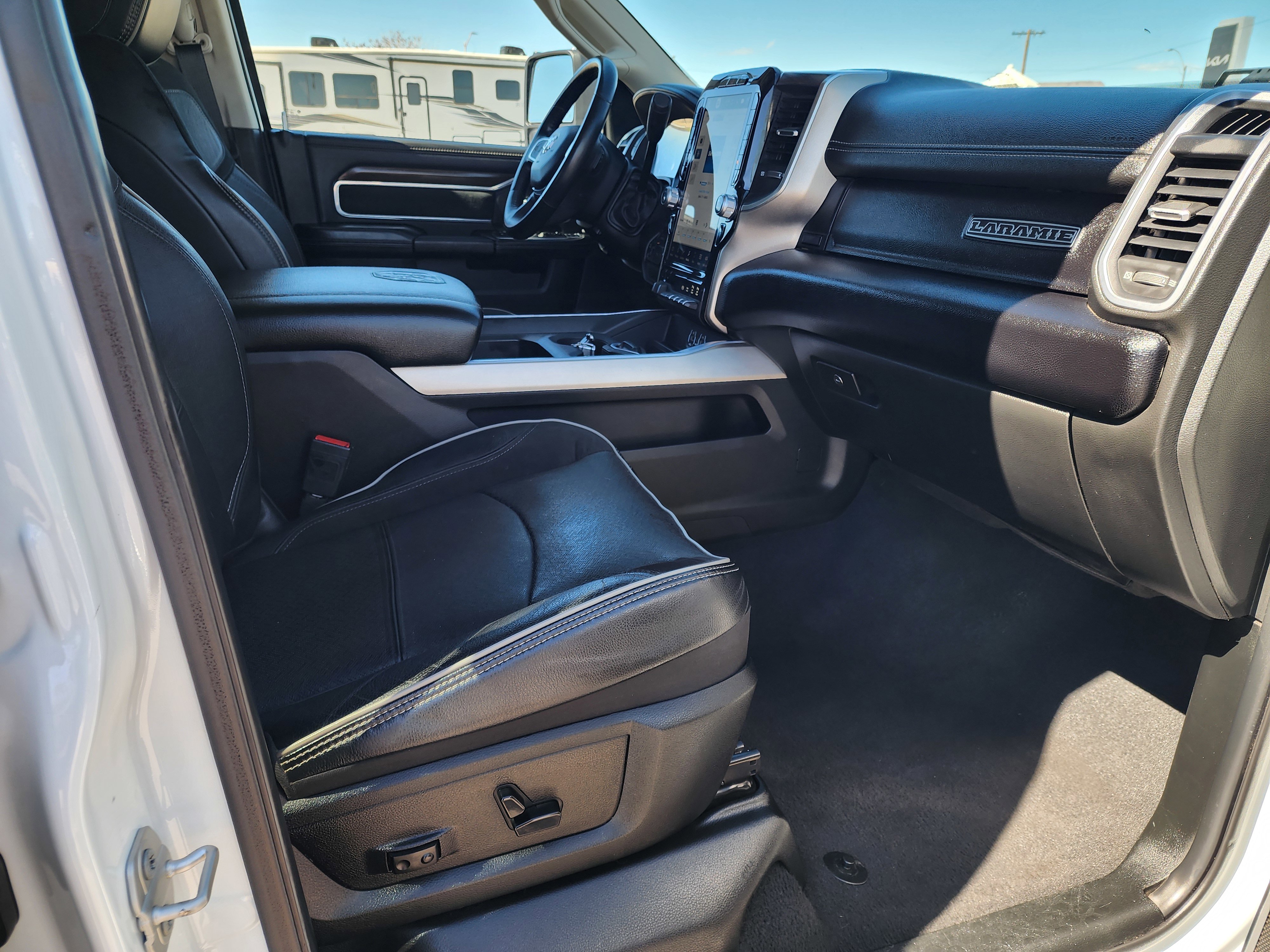 Used 2024 RAM 2500 Laramie image 15