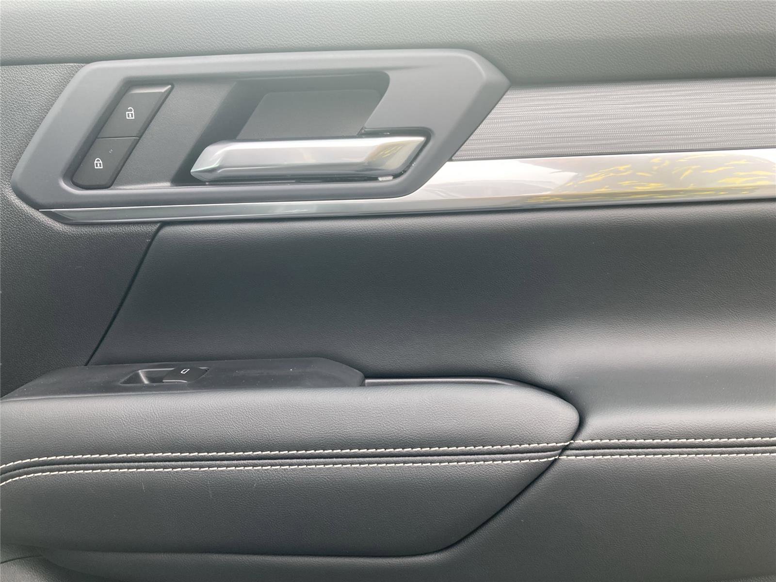 New 2026 GMC Terrain Elevation w/ Elevation Premium Package image 33