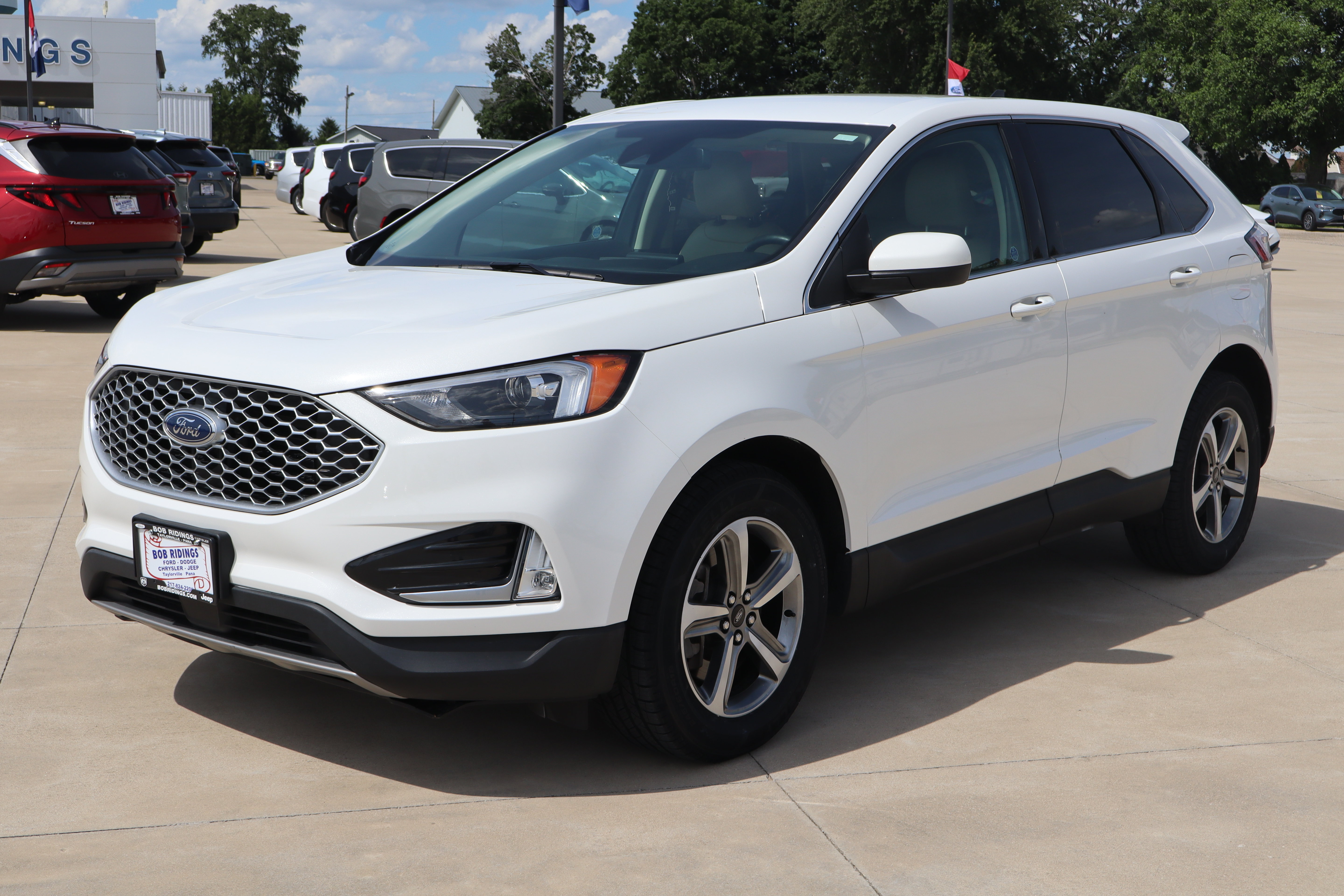 Used 2024 Ford Edge SEL w/ Convenience Package AWD/4WD image 2