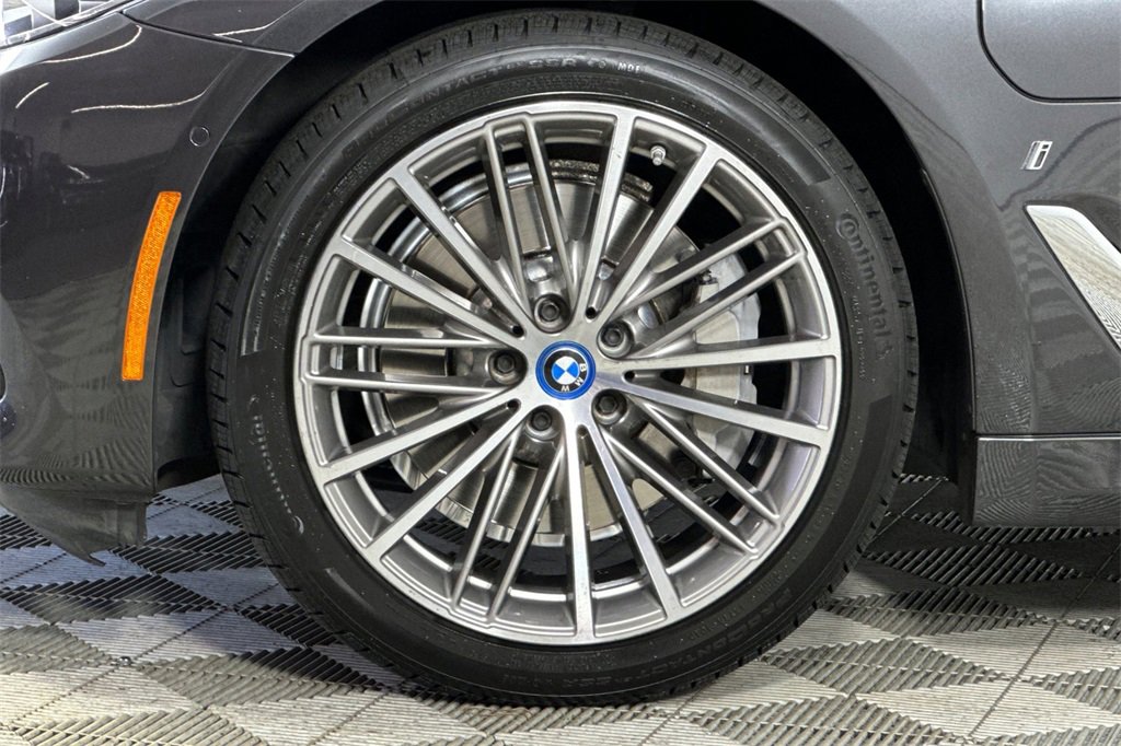 Used 2018 BMW 530e image 31