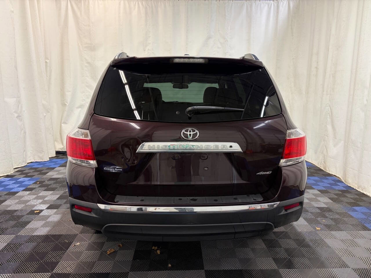 Used 2011 Toyota Highlander SE w/ Tow Pkg AWD/4WD image 7