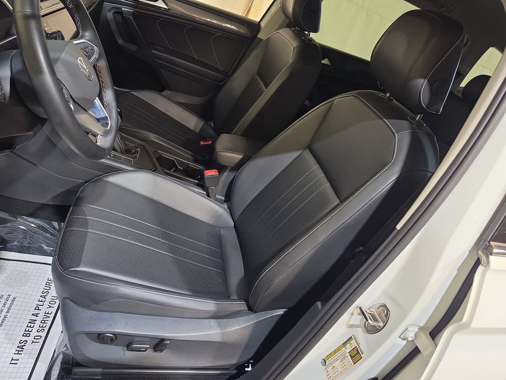 Used 2024 Volkswagen Tiguan SE FWD image 13