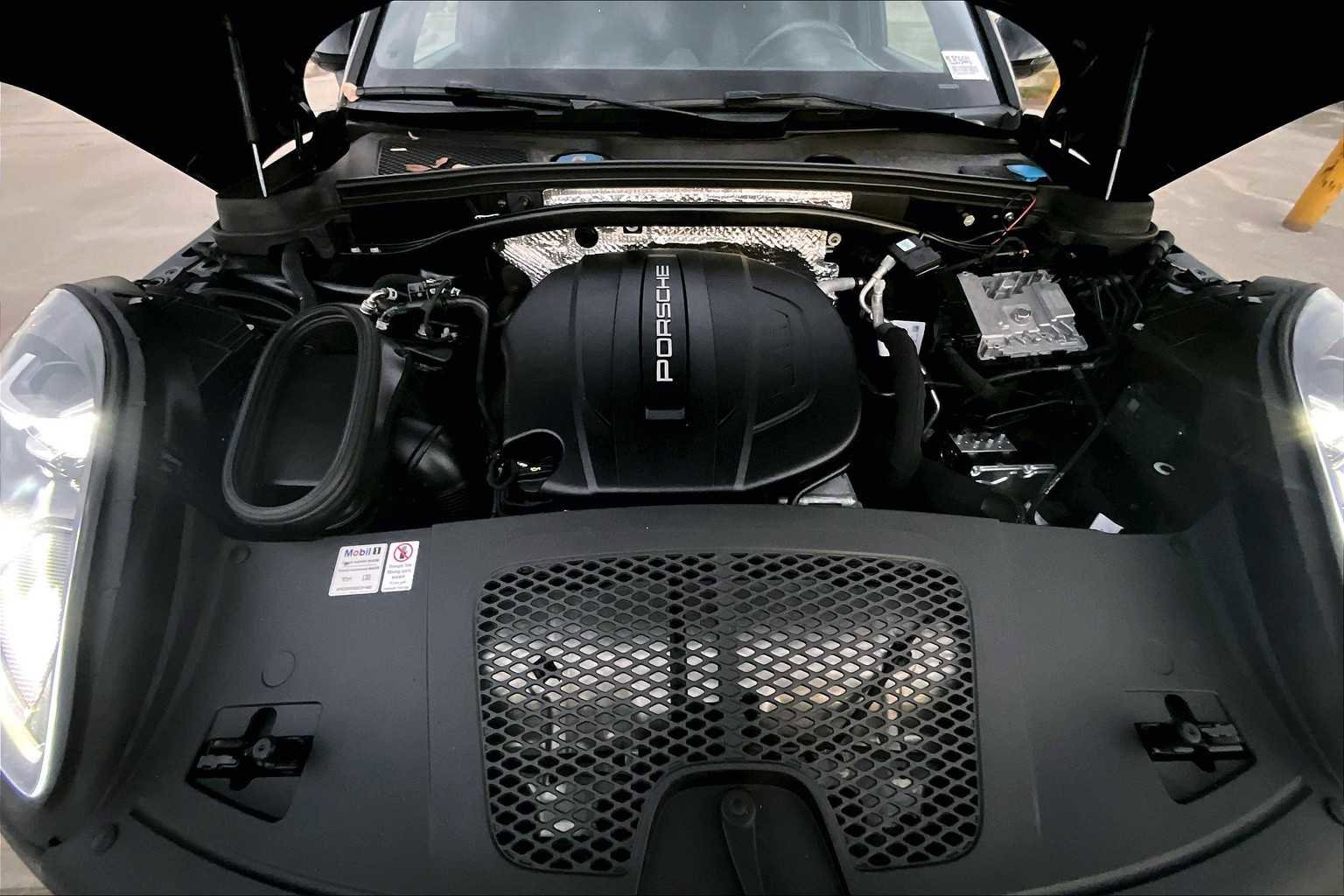 Used 2021 Porsche Macan image 64