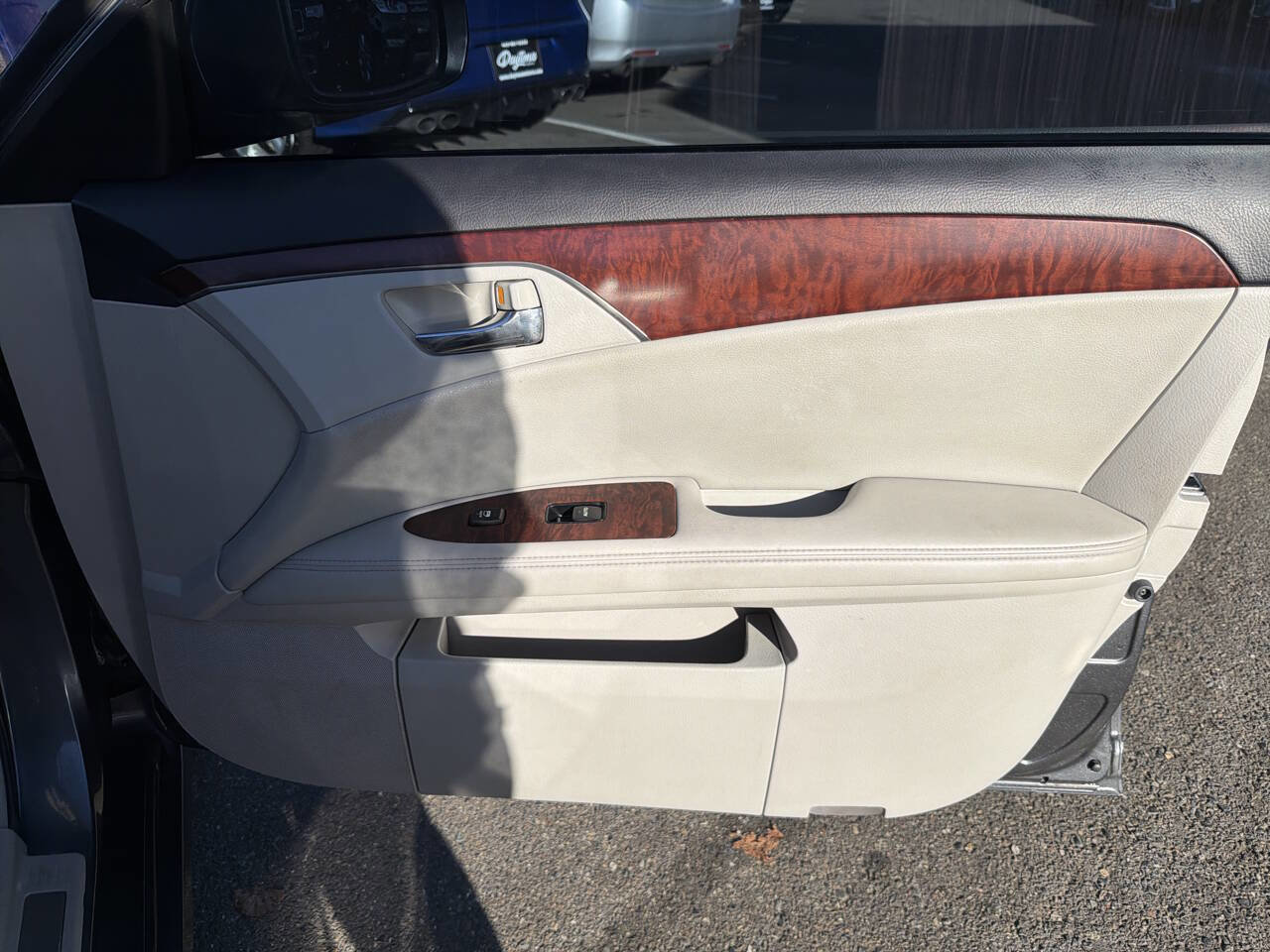 Used 2011 Toyota Avalon Limited image 17