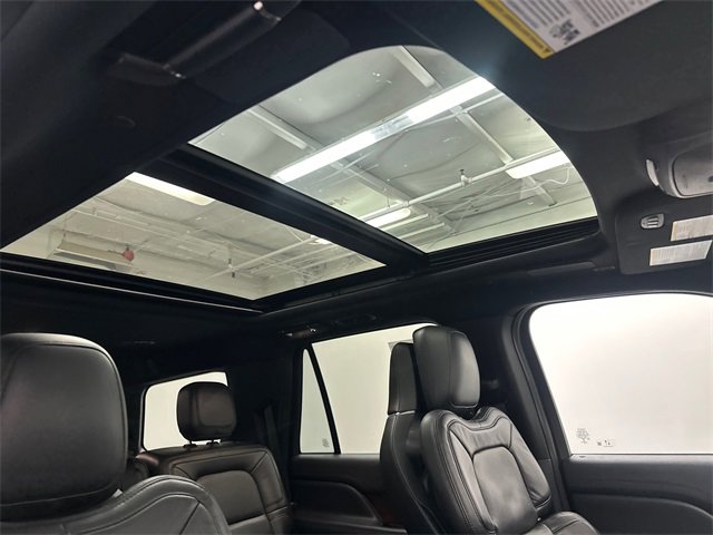 Used 2022 Lincoln Navigator Reserve image 15