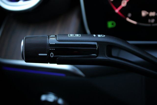 New 2025 Mercedes-Benz GLC 300 4MATIC image 9