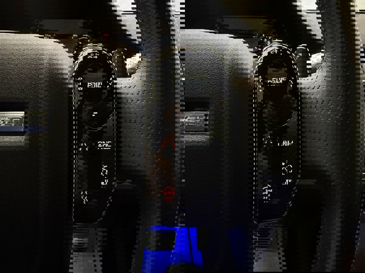 Used 2020 Land Rover Range Rover Evoque R-Dynamic SE image 15