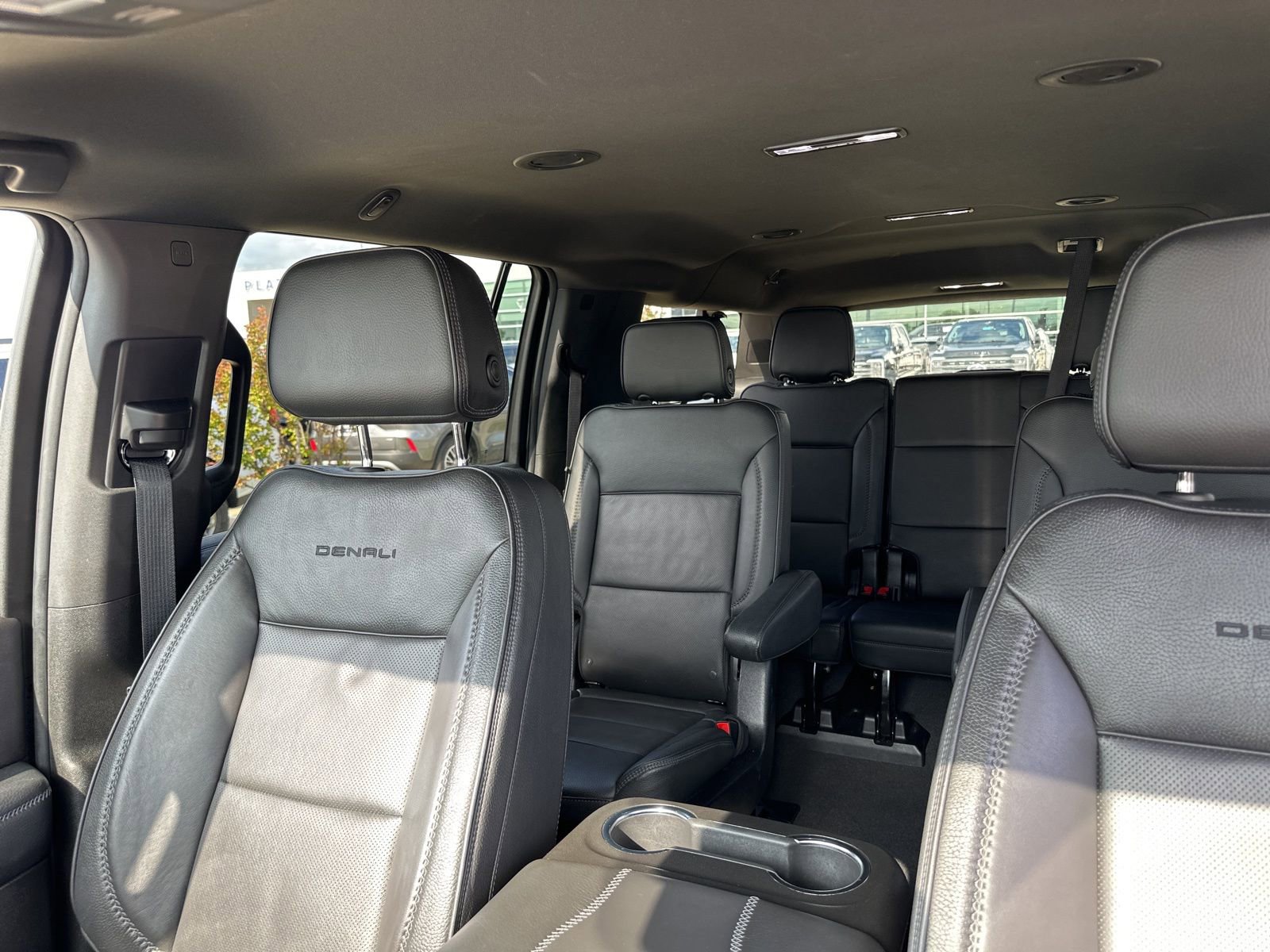 Used 2025 GMC Yukon XL Denali image 25