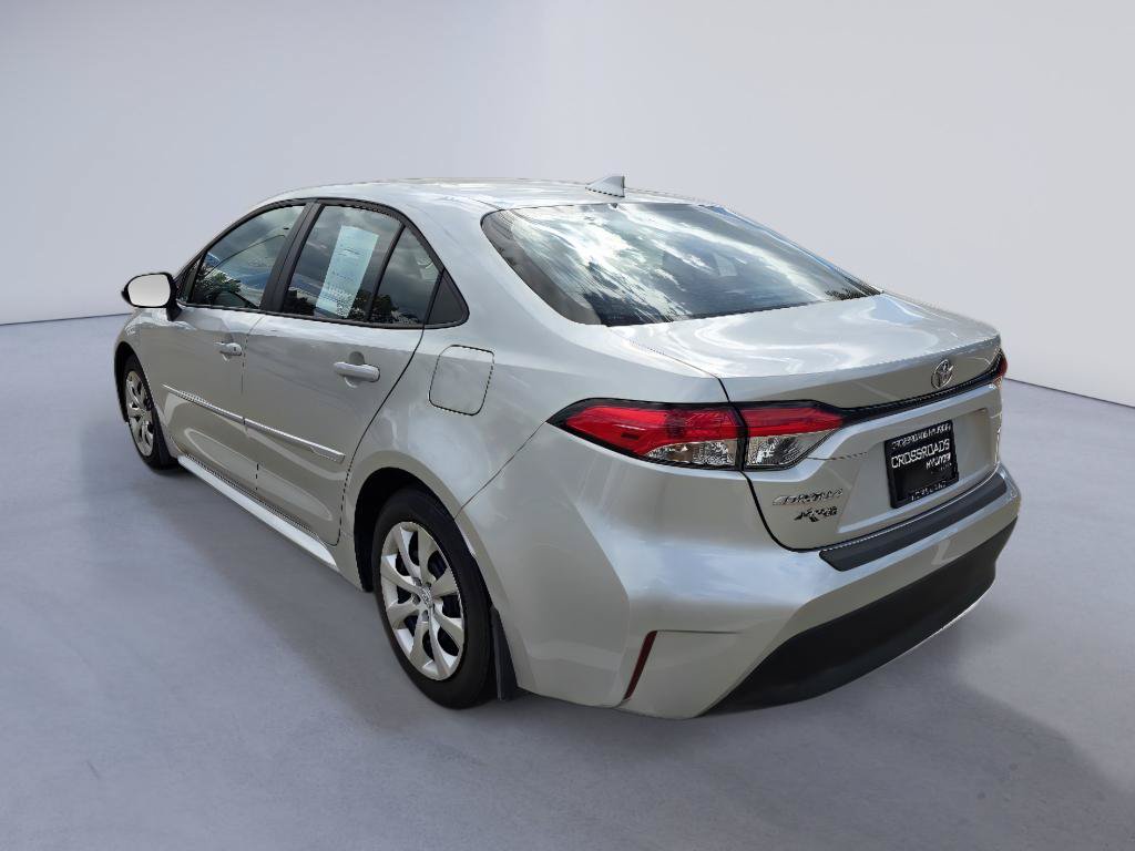 Used 2025 Toyota Corolla LE FWD image 3