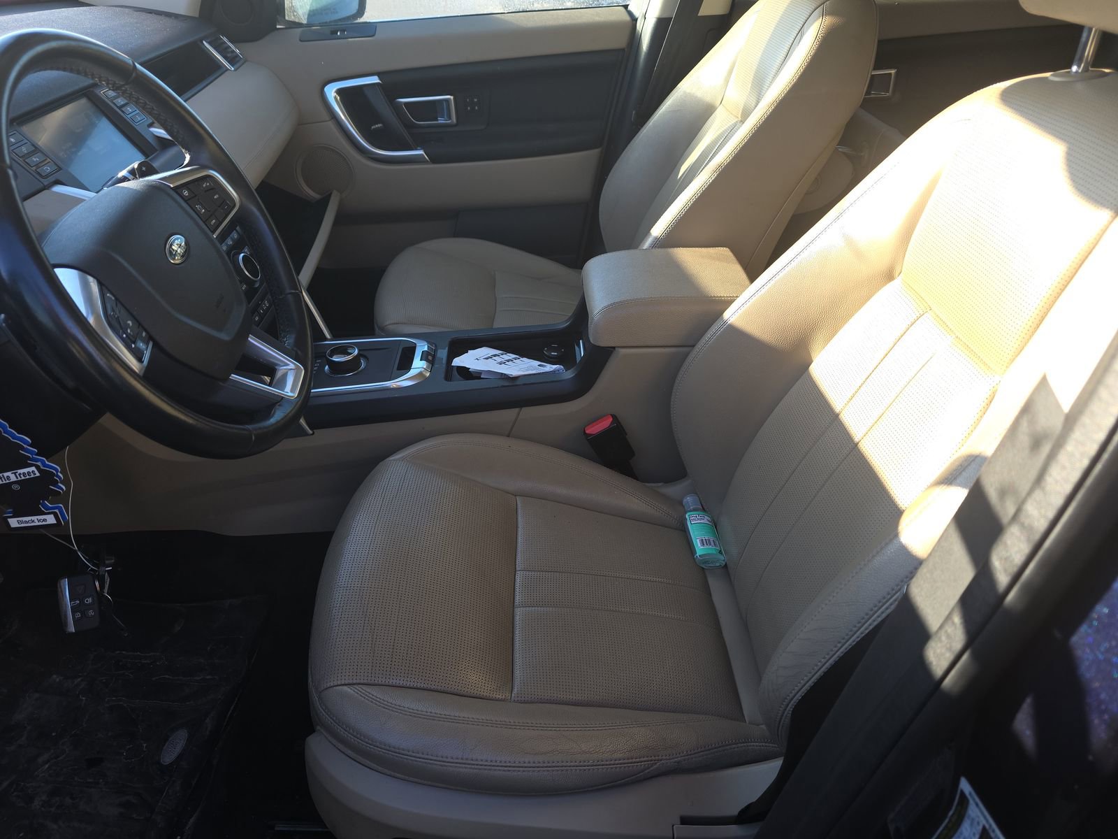 Used 2019 Land Rover Discovery Sport HSE image 16