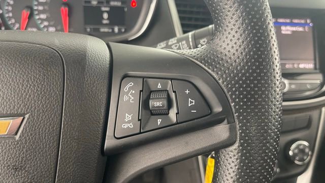 Used 2020 Chevrolet Trax LS image 37