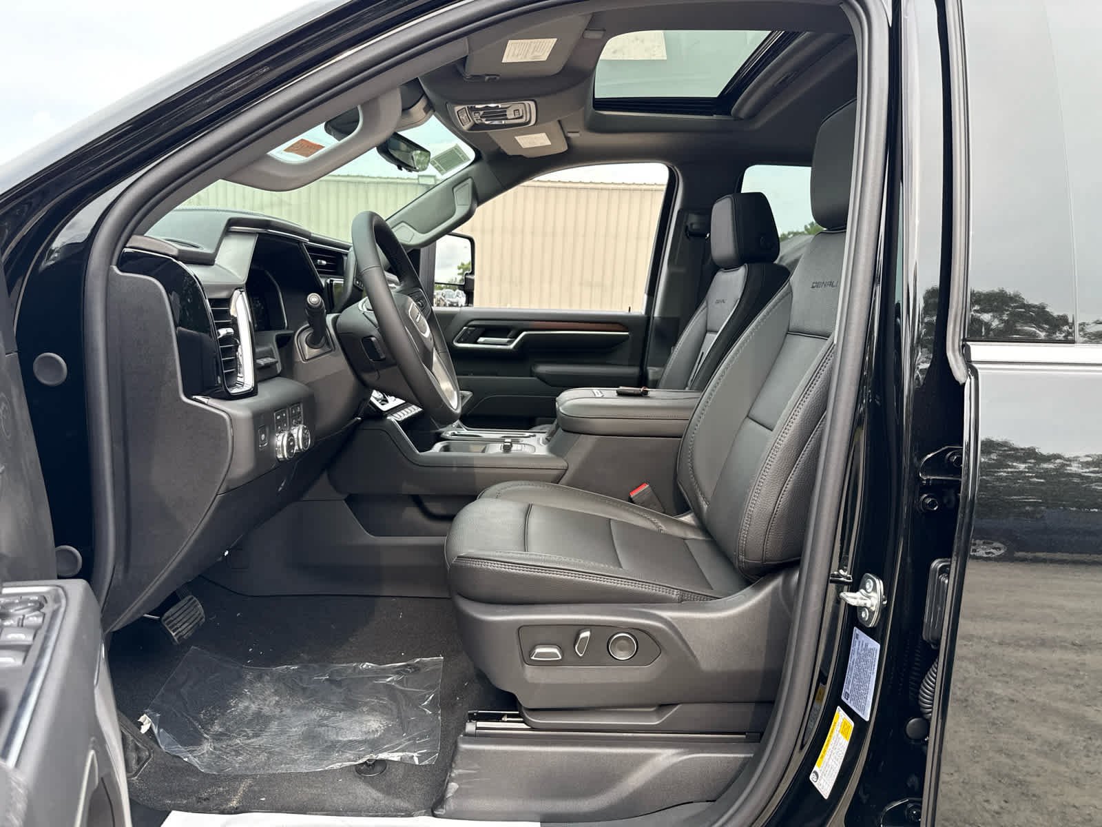 New 2026 GMC Sierra 2500 Denali w/ Denali Reserve Package AWD/4WD image 14