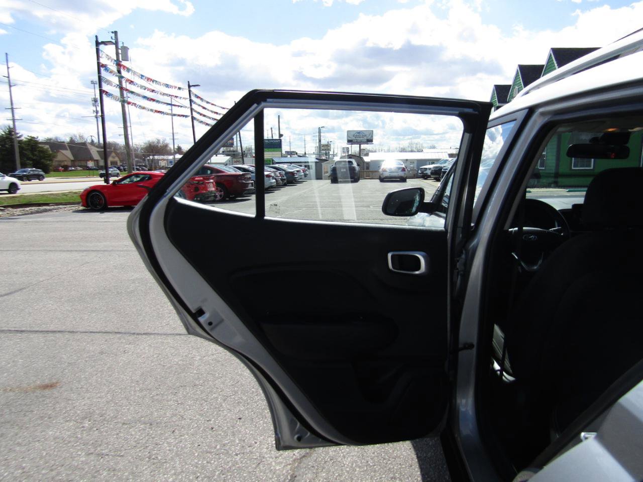 Used 2021 Hyundai Venue SEL w/ Premium Package FWD image 19