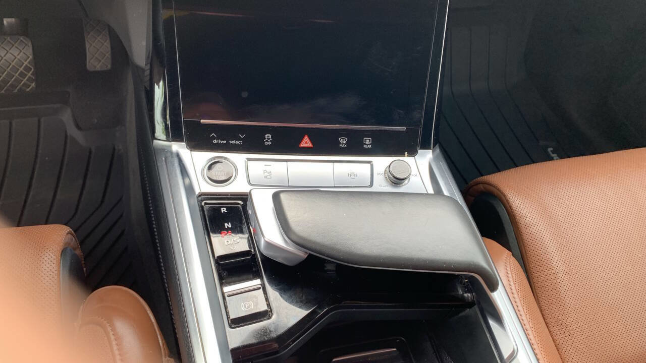 Used 2021 Audi e-tron Prestige w/ Prestige Package AWD/4WD image 35