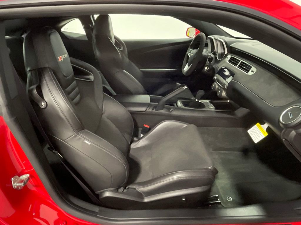 Used 2015 Chevrolet Camaro Z/28 RWD image 45