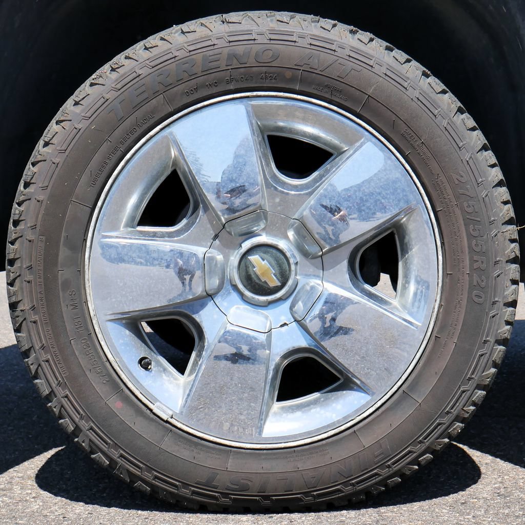 Used 2011 Chevrolet Silverado 1500 LTZ w/ LTZ White Diamond Edition AWD/4WD image 16