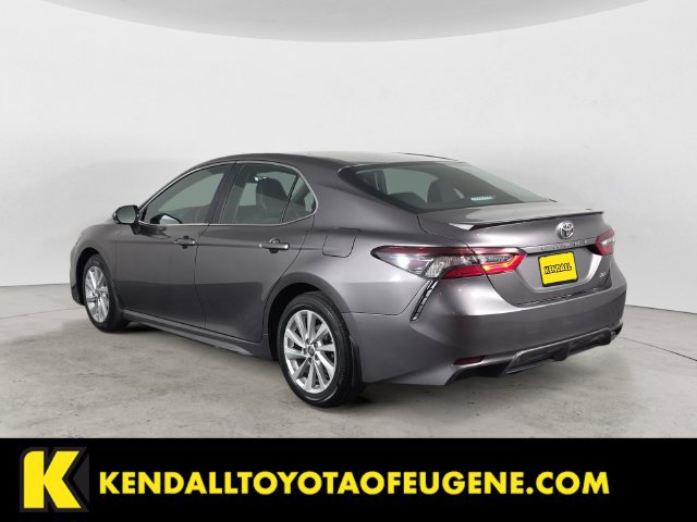 Used 2024 Toyota Camry SE FWD image 3