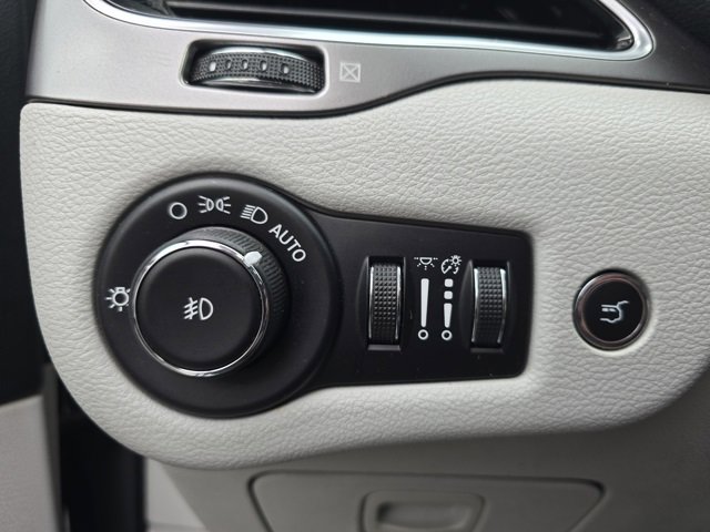 Used 2020 Jeep Cherokee Limited image 26
