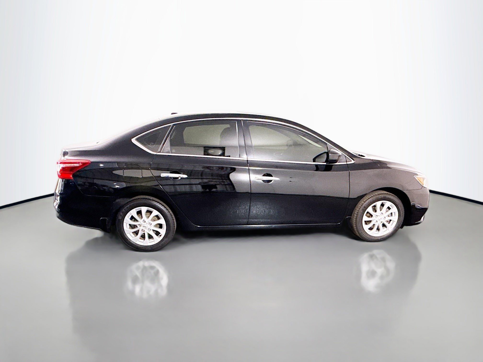 Used 2018 Nissan Sentra SV w/ Premium Package (P01) image 11