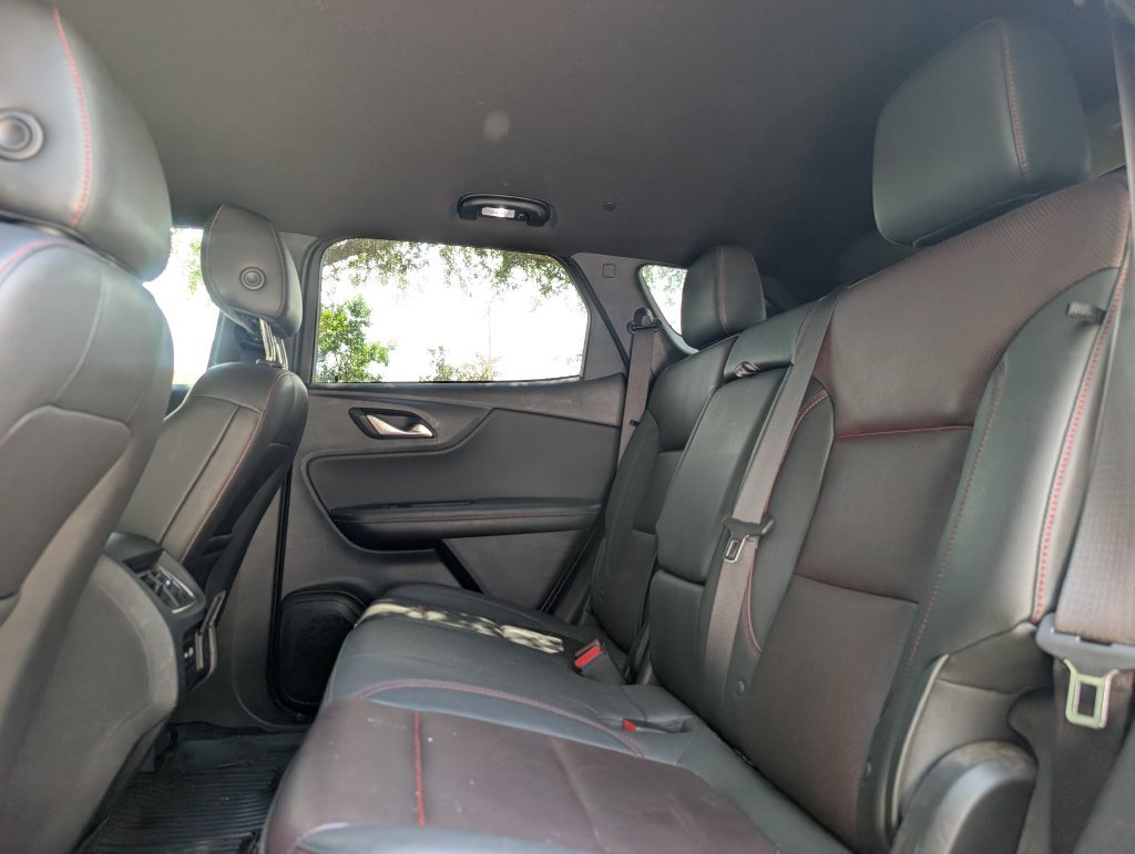 Used 2022 Chevrolet Blazer RS FWD image 17