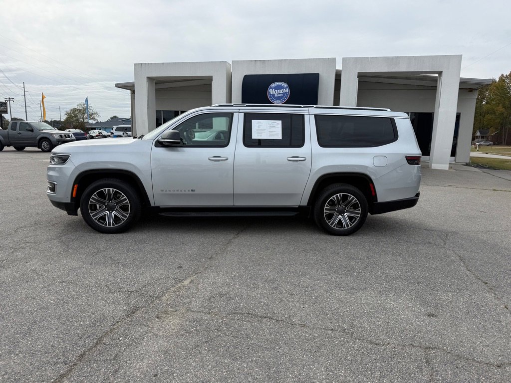 Used 2024 Jeep Wagoneer L Series II w/ Flexible Seating Group image 2