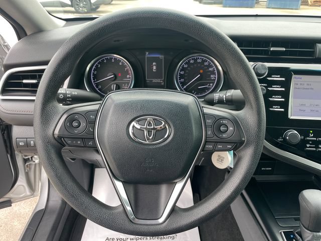 Used 2018 Toyota Camry LE FWD image 29
