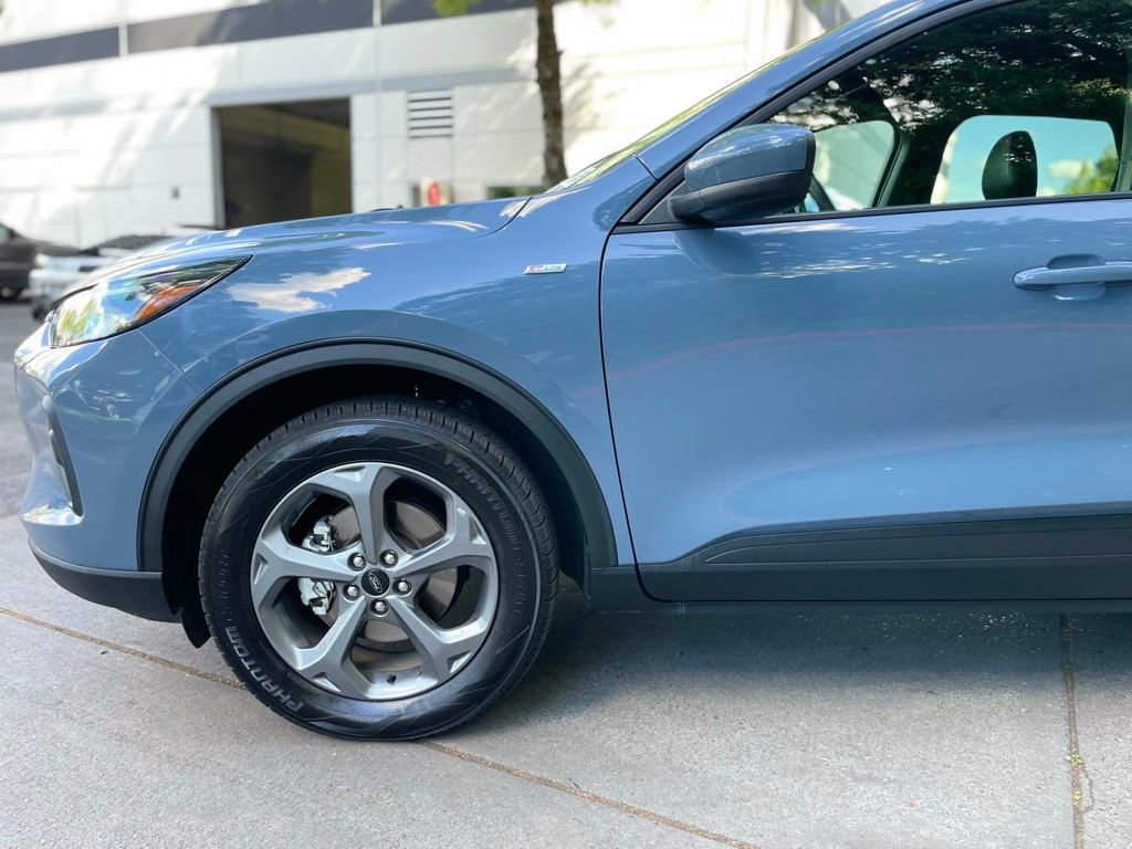Used 2025 Ford Escape ST-Line Select AWD/4WD image 8