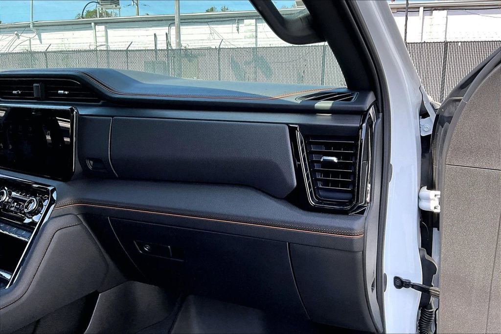 Used 2025 GMC Sierra 2500 AT4 w/ AT4 Premium Plus Package image 27