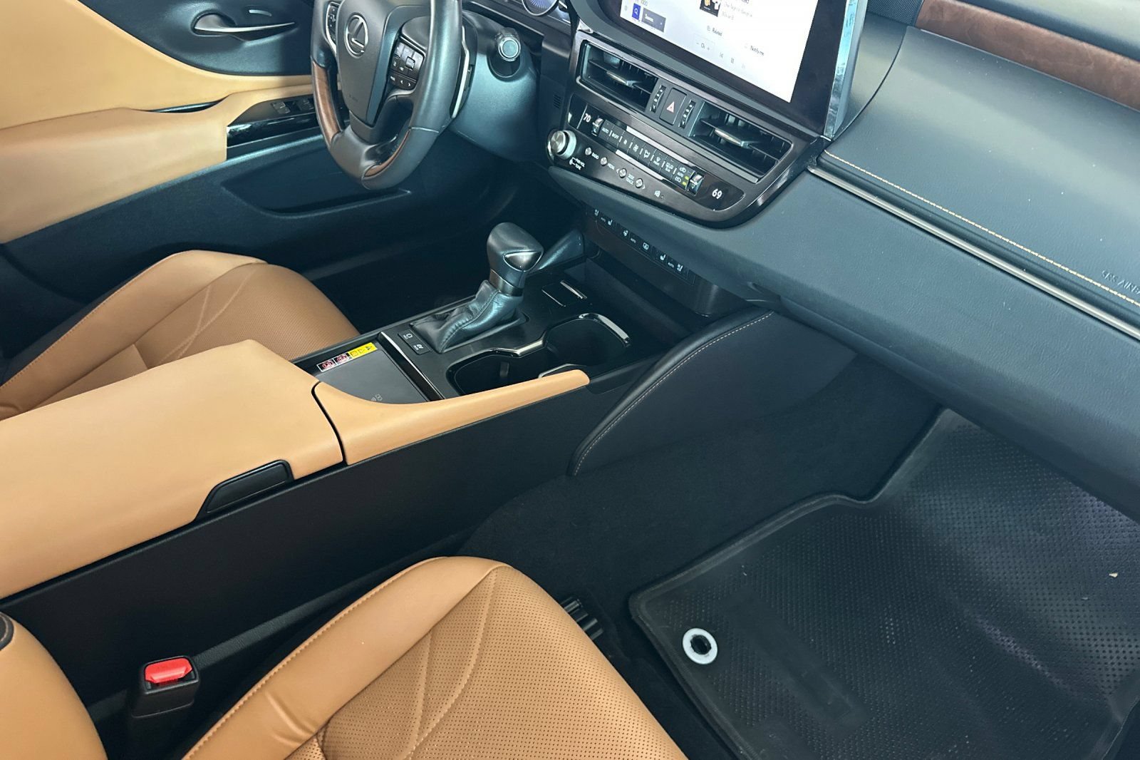 Used 2024 Lexus ES 300h w/ Accessory Package (Z1) FWD image 12