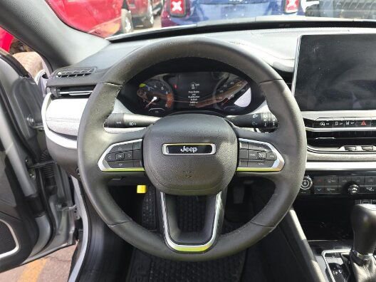 Used 2024 Jeep Compass Latitude w/ Convenience Group image 8