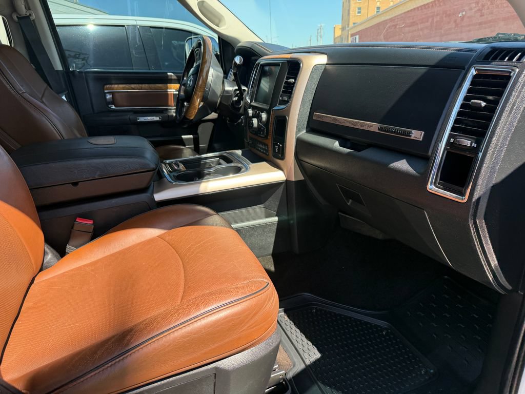 Used 2016 RAM 2500 Longhorn w/ Convenience Group AWD/4WD image 3
