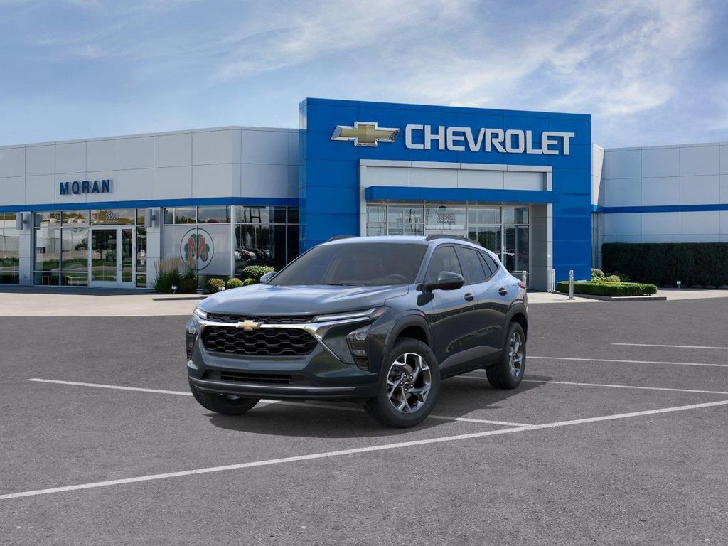 New 2026 Chevrolet Trax LT w/ Driver Confidence Package FWD image 8