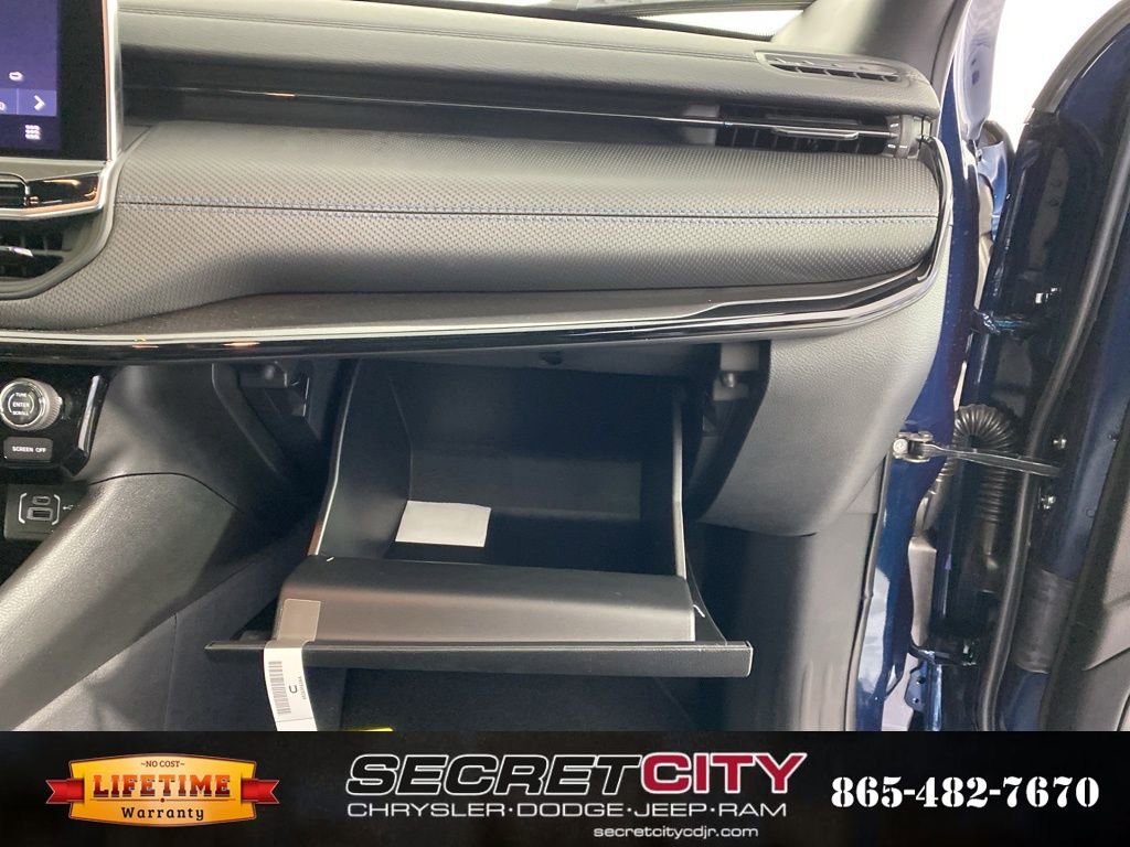 New 2026 Jeep Compass Latitude image 33