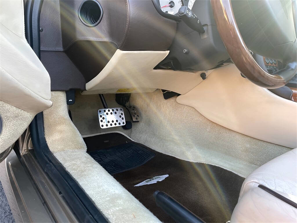 Used 2003 Aston Martin DB7 Vantage image 38