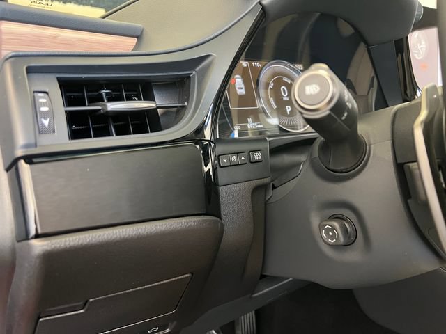 Used 2024 Lexus ES 300h w/ Premium Package FWD image 28