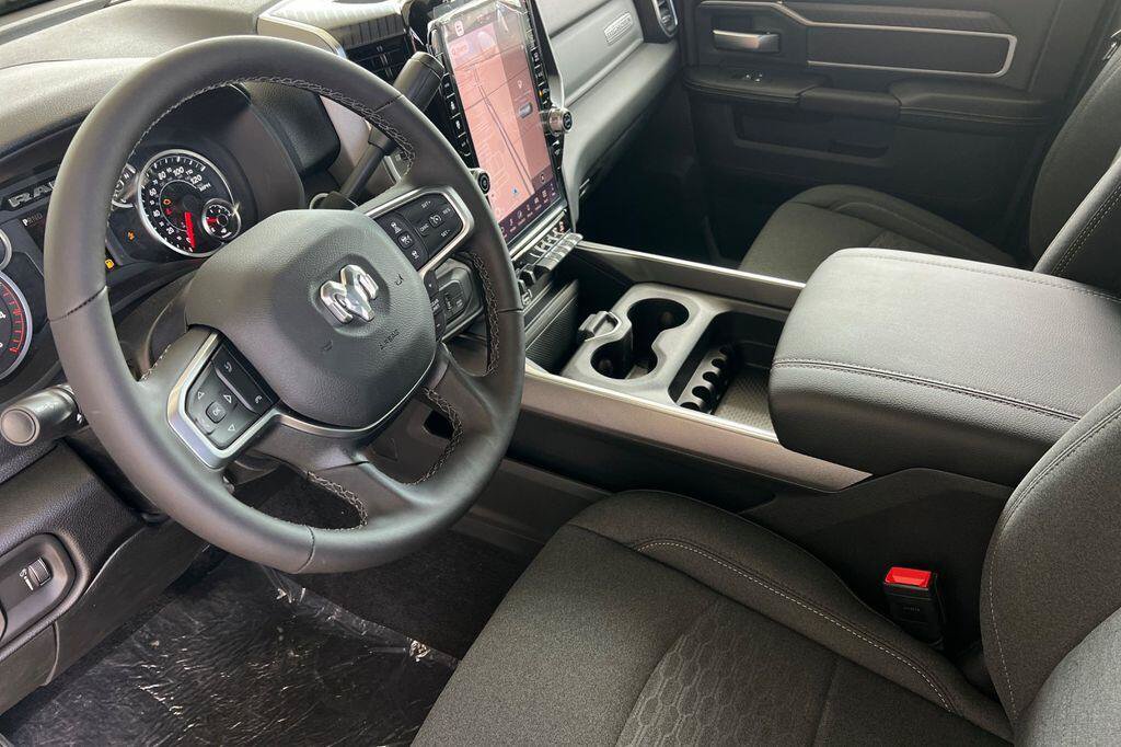 New 2026 RAM 2500 Big Horn AWD/4WD image 10