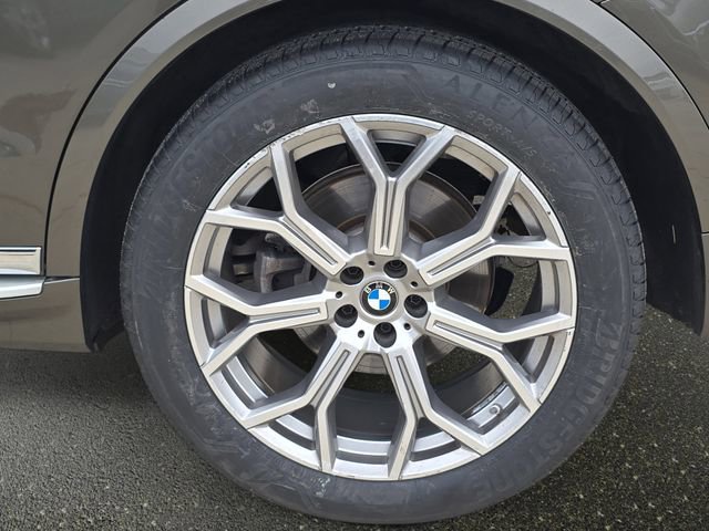 Used 2025 BMW X7 xDrive40i AWD/4WD image 38