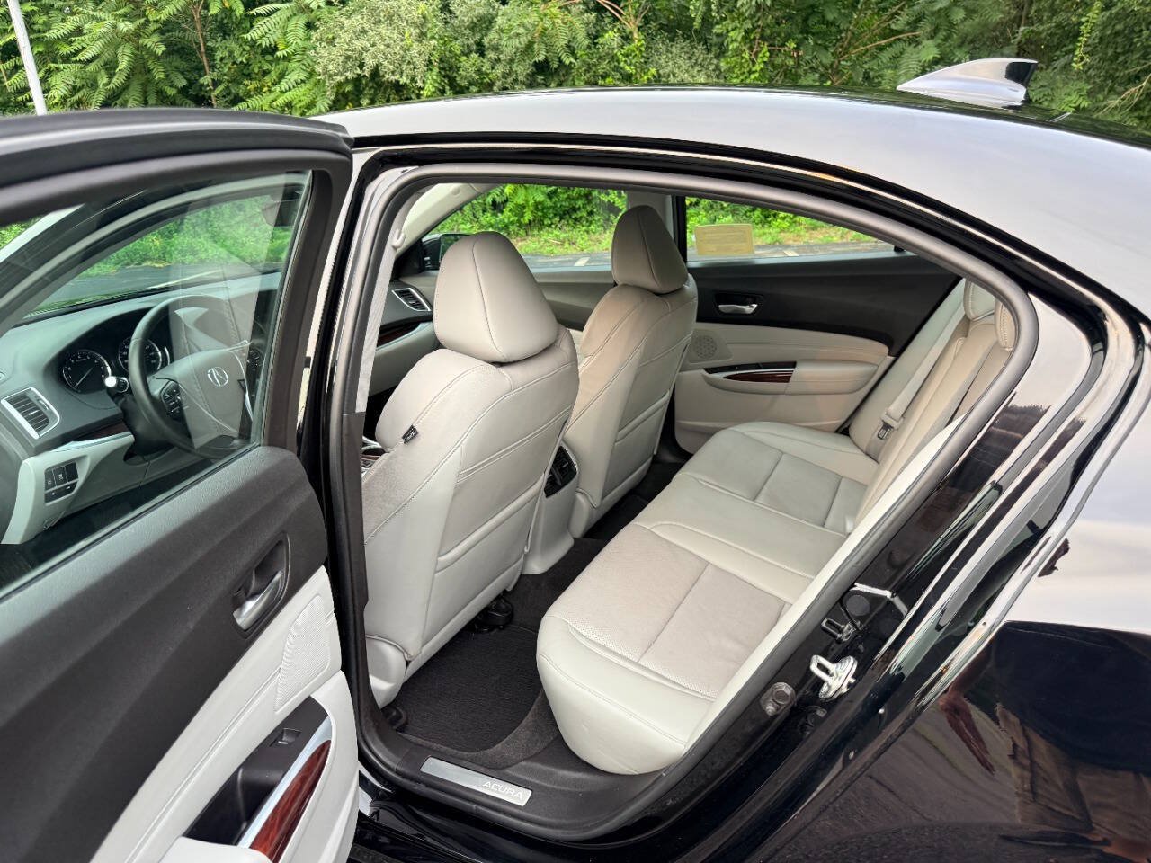 Used 2015 Acura TLX w/ Technology Package FWD image 17