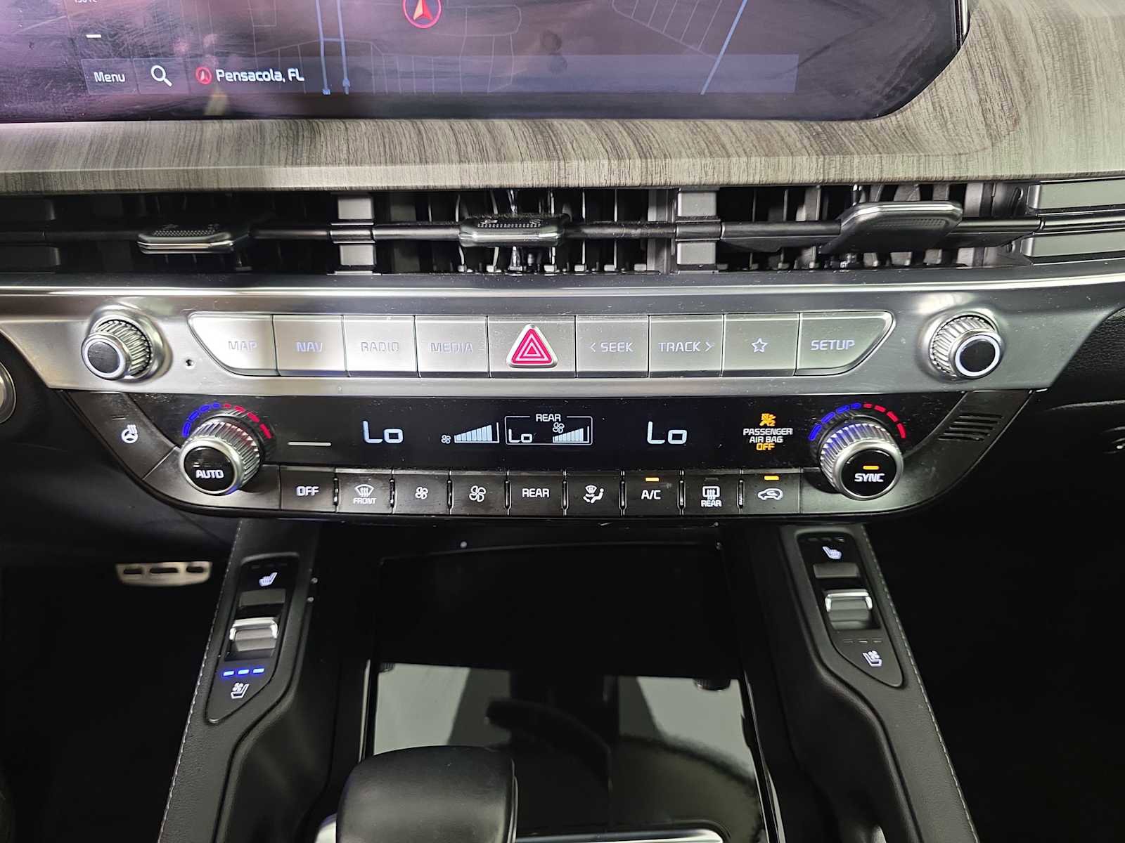 Used 2024 Kia Telluride SX w/ Towing Package image 28