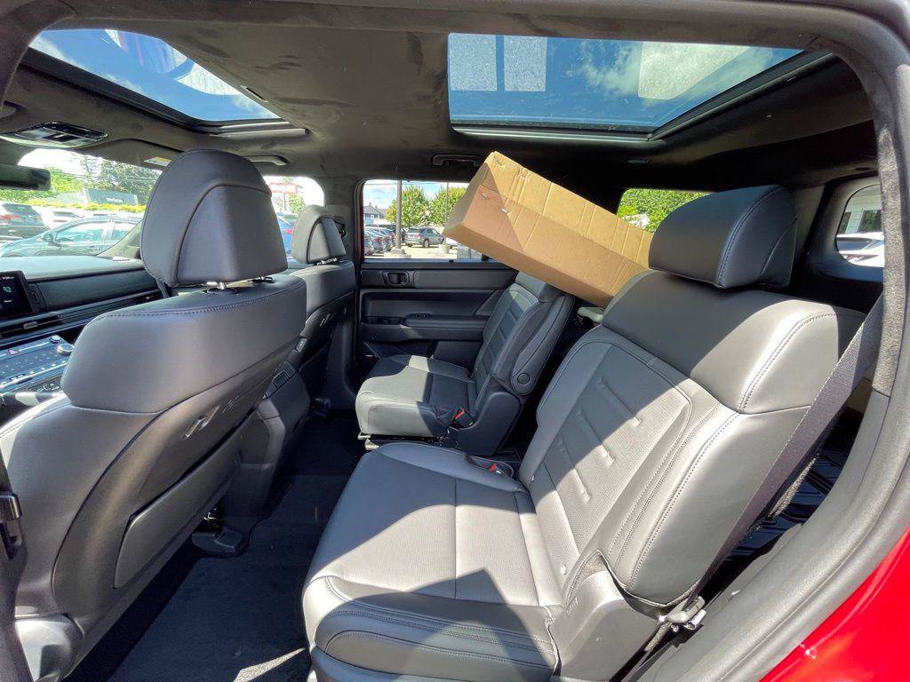New 2025 Hyundai Santa Fe Calligraphy w/ Tow & Go Package AWD/4WD image 14