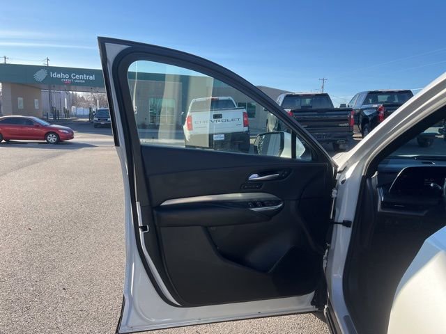 Used 2024 Cadillac XT4 Premium Luxury AWD/4WD image 29