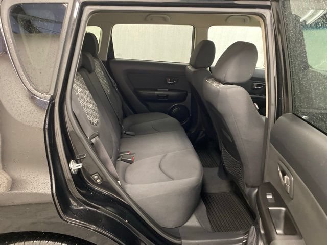 Used 2011 Kia Soul + FWD image 21