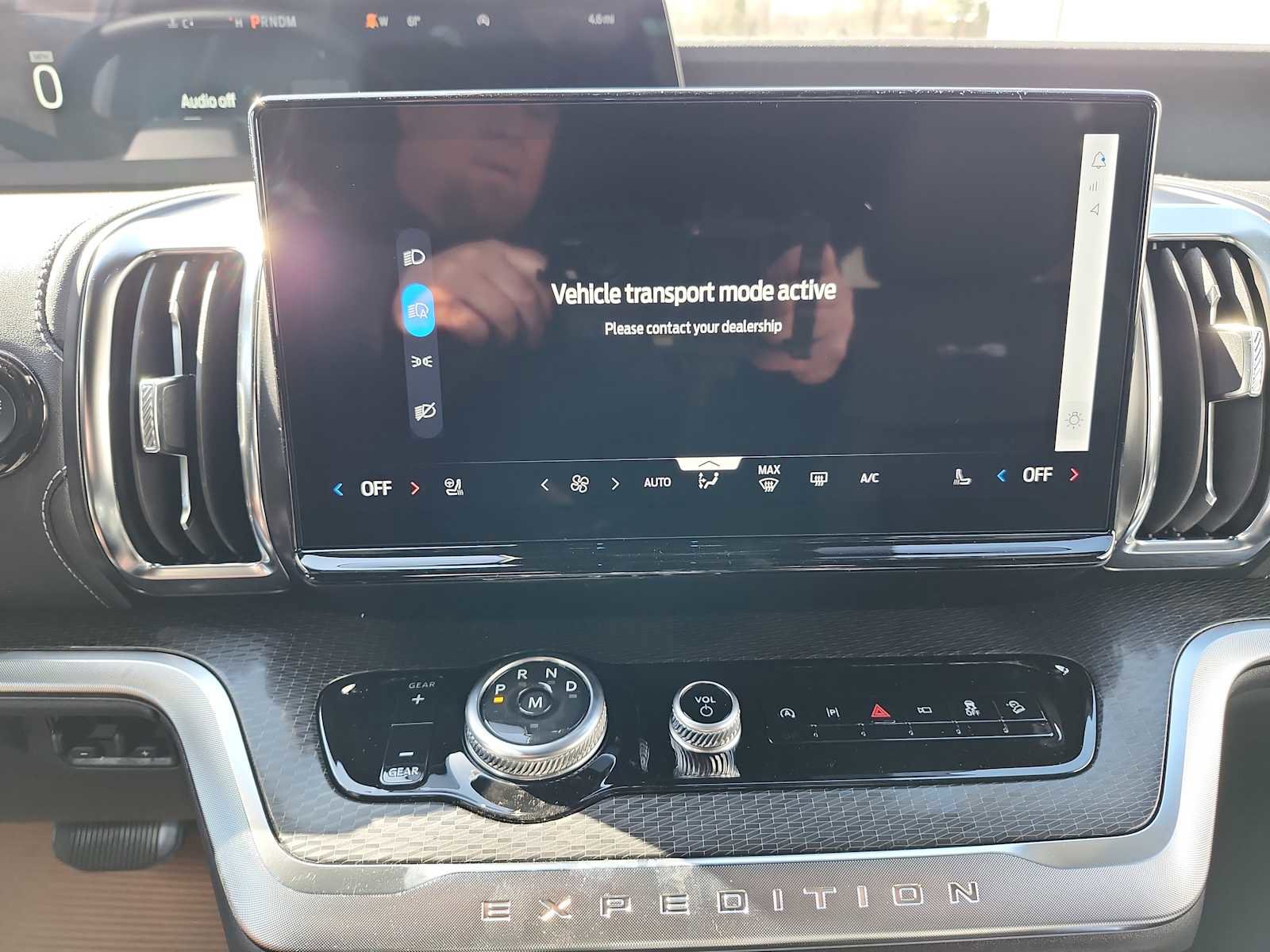 New 2026 Ford Expedition Platinum image 13