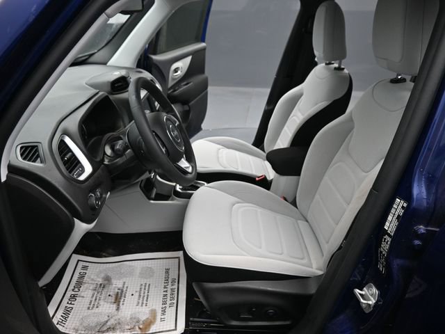 Used 2019 Jeep Renegade Latitude w/ Popular Equipment Group image 11