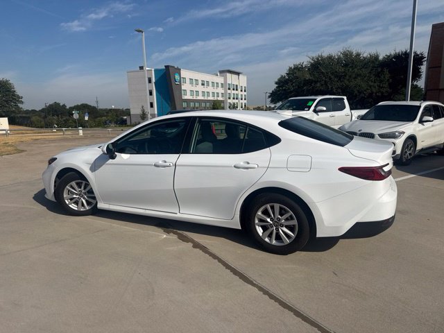 Used 2026 Toyota Camry LE FWD image 5